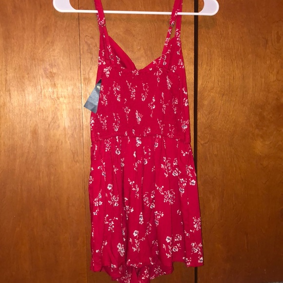 Hollister romper - Picture 2 of 3